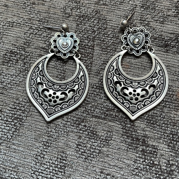 Silver earrings with heard and Rhinestone earrings - Picture 1 of 3